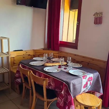 Les Saisies Central: Spacious Near Lifts